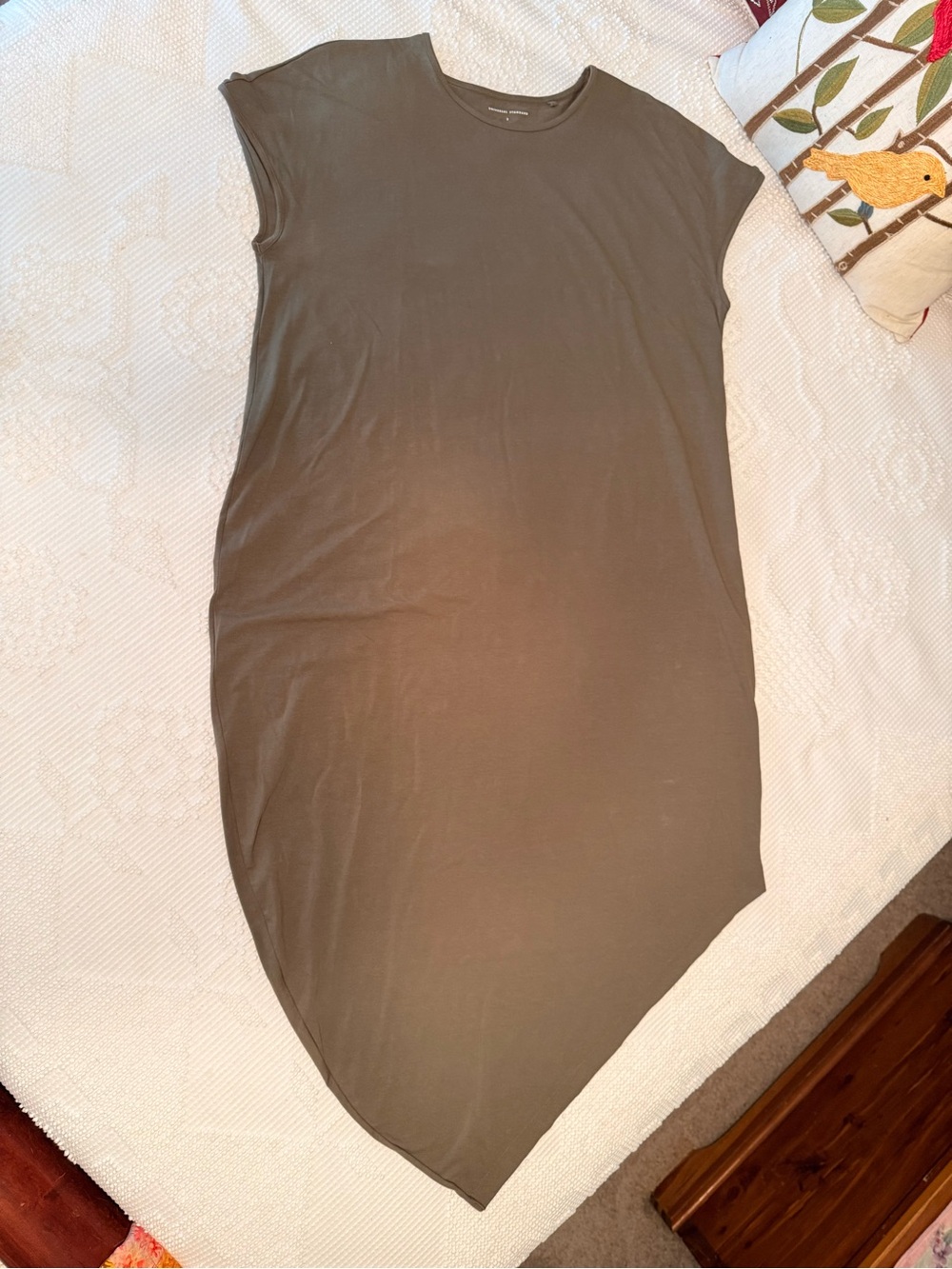 Universal Standard Iconic Geneva Dress - Army Green
S_14-16 / Army Green